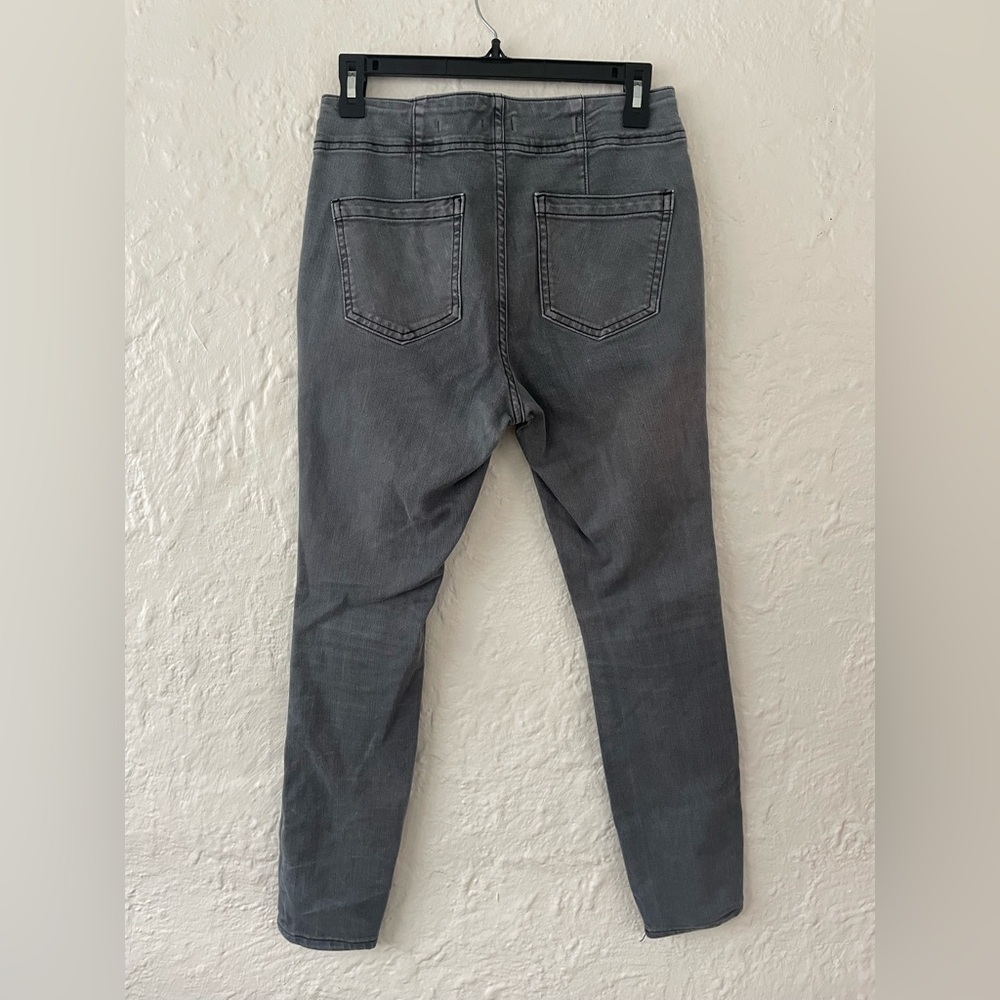 Anthropologie Pilcro High Rise Darted Skinny Jeans Light  Wash Gray Size 24 - Picture 6 of 6